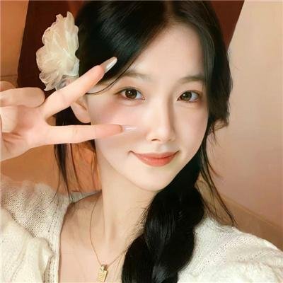 随盲柳入眠的女人